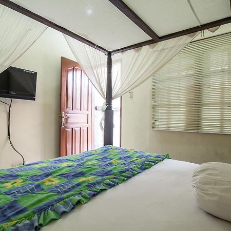 Lori Beach Inn Seminyak  Bagian luar foto