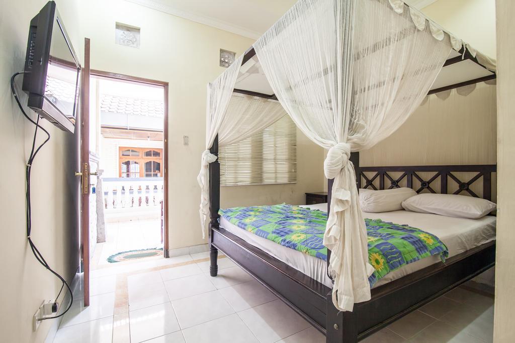 Lori Beach Inn Seminyak  Ruang foto