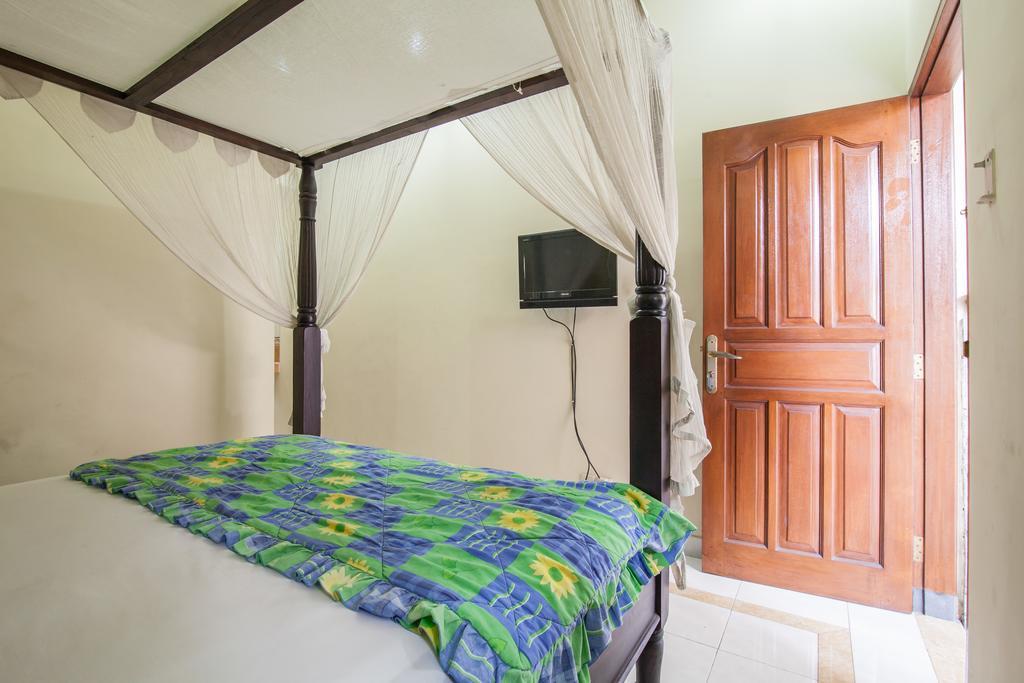 Lori Beach Inn Seminyak  Ruang foto
