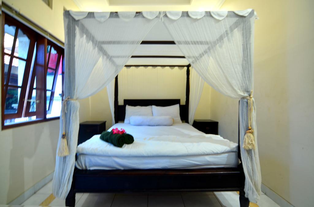 Lori Beach Inn Seminyak  Bagian luar foto