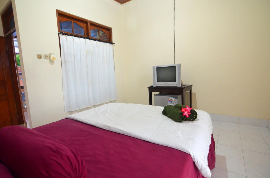 Lori Beach Inn Seminyak  Bagian luar foto