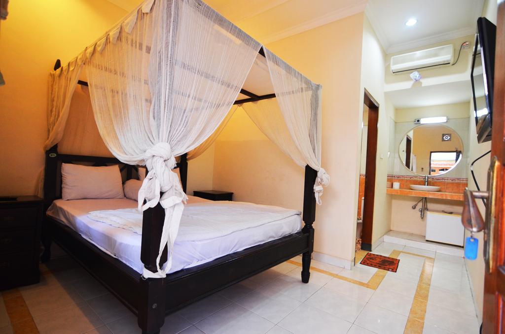 Lori Beach Inn Seminyak  Bagian luar foto
