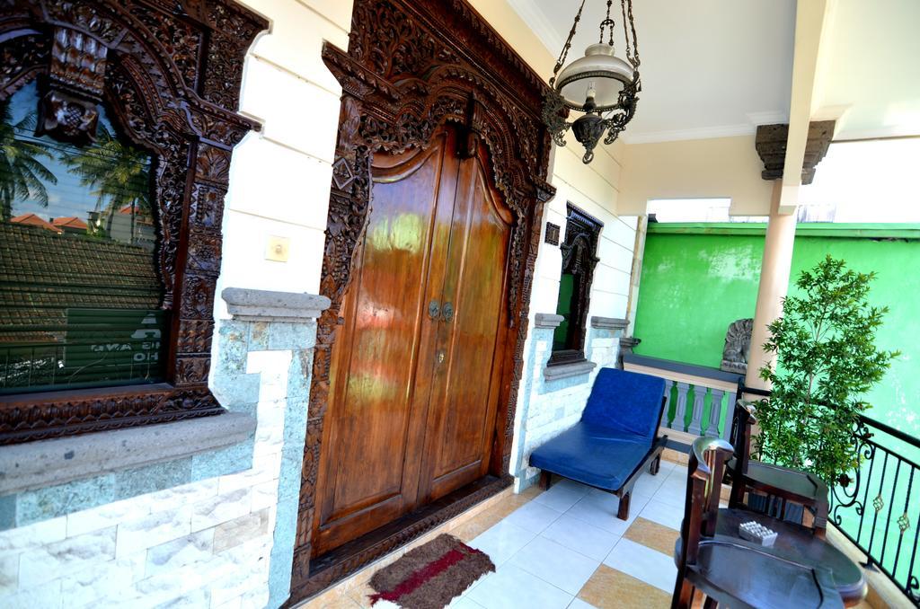 Lori Beach Inn Seminyak  Bagian luar foto